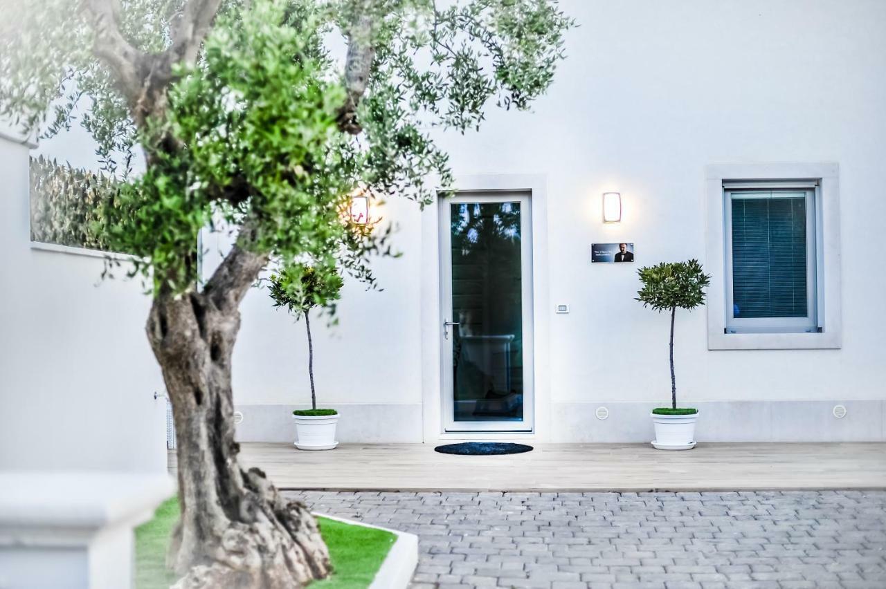 Dal Signor Wolf Bed & Breakfast Pezze Di Greco Ngoại thất bức ảnh